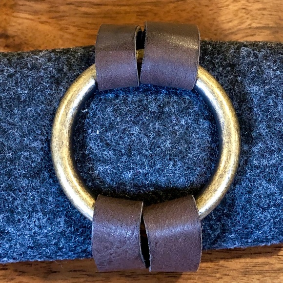 Brown Leather & Antique Brass Bracelet - Picture 3 of 8